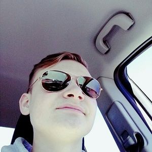 Meet your Posher, Josiah